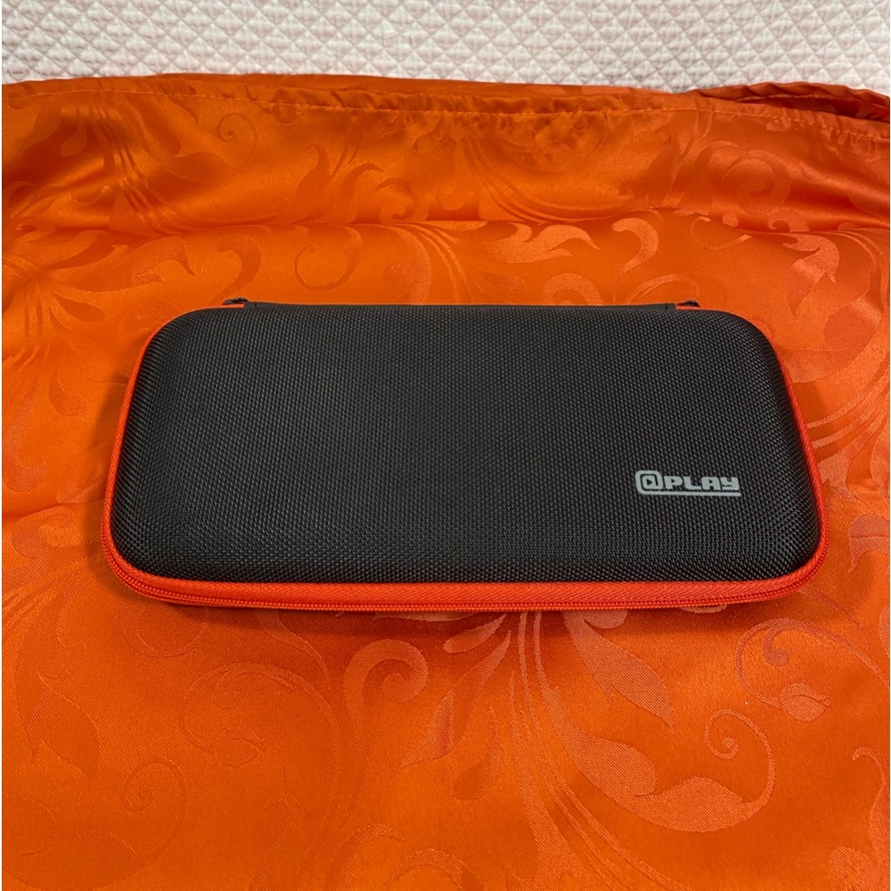 NINTENDO SWITCH CASE WITH SCEEN PROTECTORS AND EAR BUD